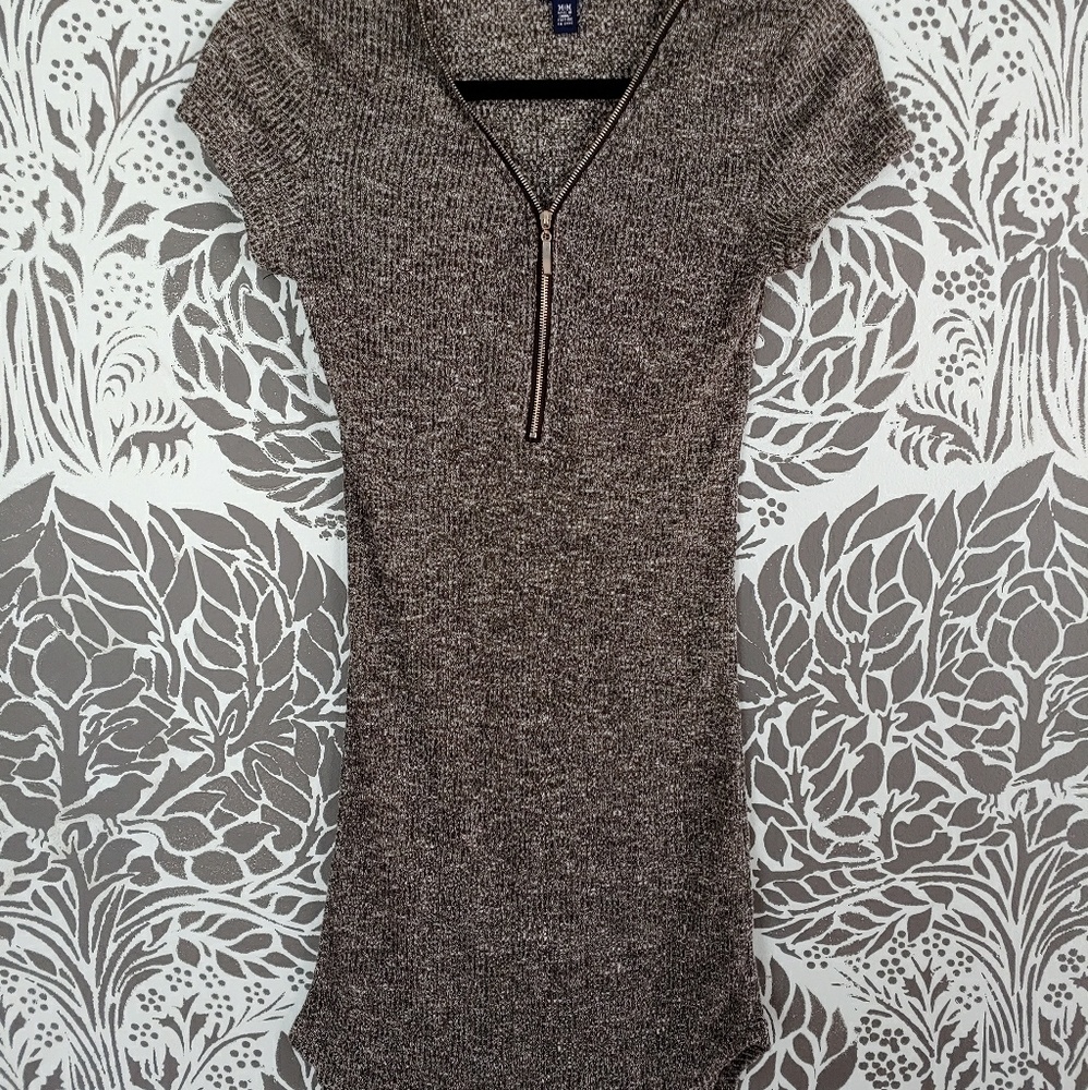 Ribbed zipper dress